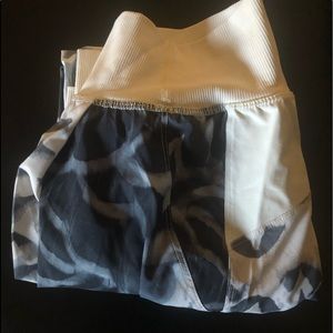 Lulu Lemmon loose yoga pant